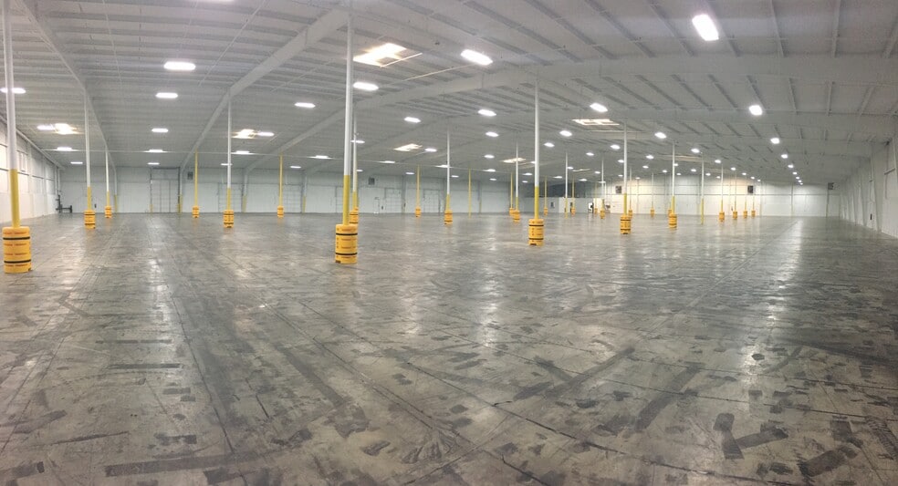 More Photos Of 129 Metro Ct, Greer Warehouse For Lease
