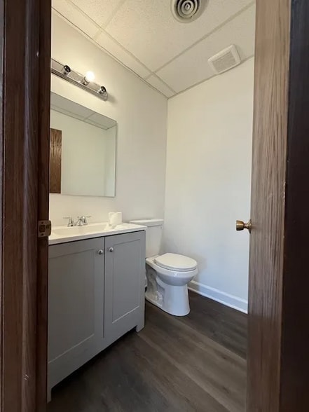 More Photos Of 9849-9853 Gross Point Rd, Skokie Office For Lease
