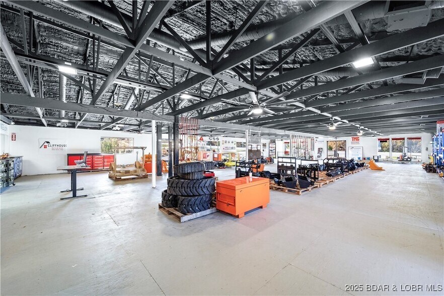 More Photos Of 706 N Main St, Gravois Mills General Retail For Sale
