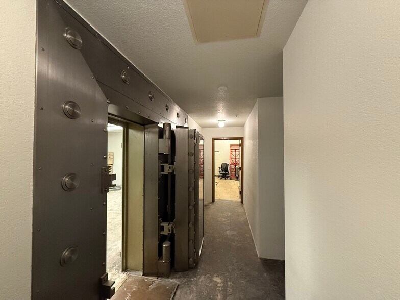 More Photos Of 1320 Yuba St, Redding Office For Lease