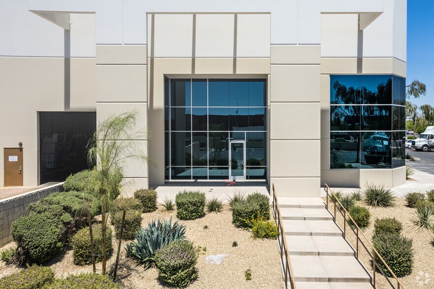 More Photos Of 2300 S 51st Ave, Phoenix Distribution For Lease