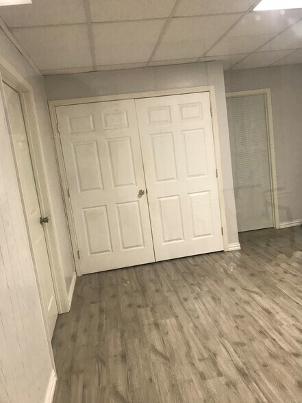 More Photos Of 6910 Bellaire Blvd, Houston Office For Sale