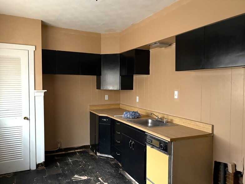 More Photos Of 5-23 N Elm St, Dayton Storefront Retail Office For Sale