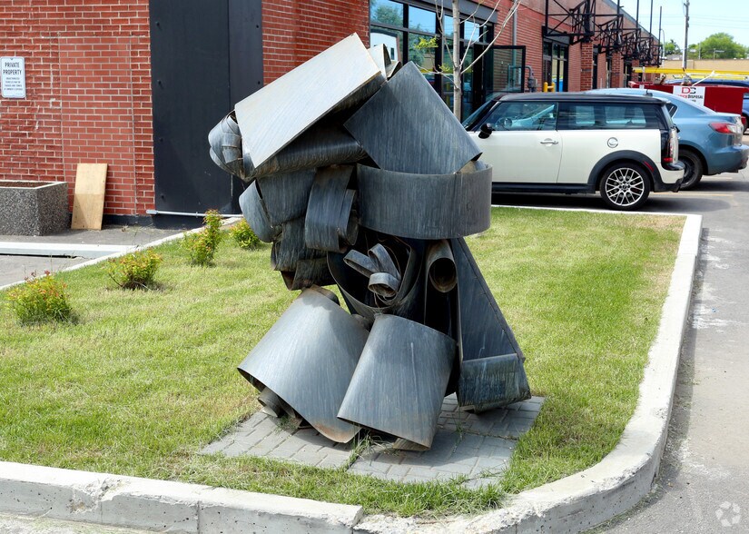 More Photos Of 10939 120th St NW, Edmonton General Retail For Lease