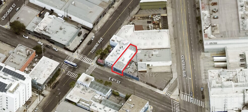 More Photos Of 607 E 4th St, Los Angeles Showroom For Lease
