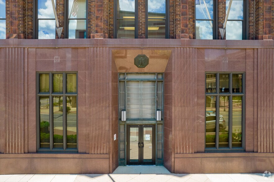 More Photos Of 205 W Jefferson Blvd, South Bend Medical For Lease