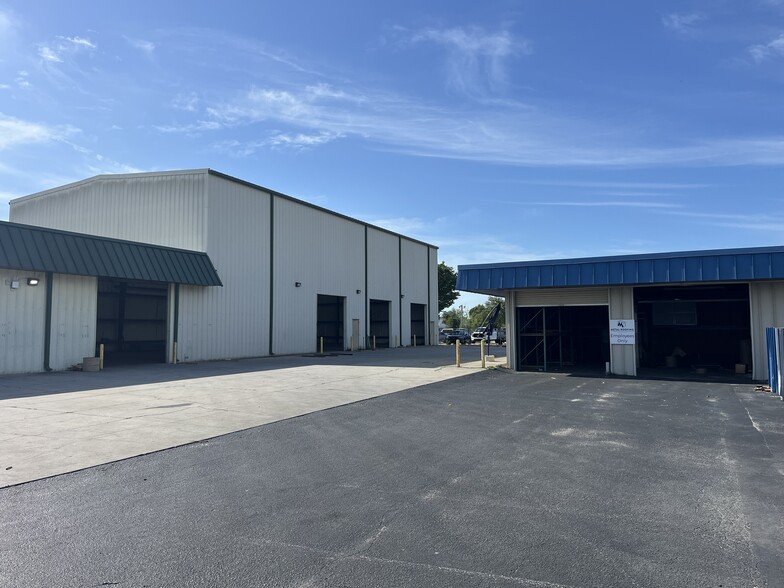 Primary Photo Of 4530-4590 126th Ave N, Clearwater Manufacturing For Lease