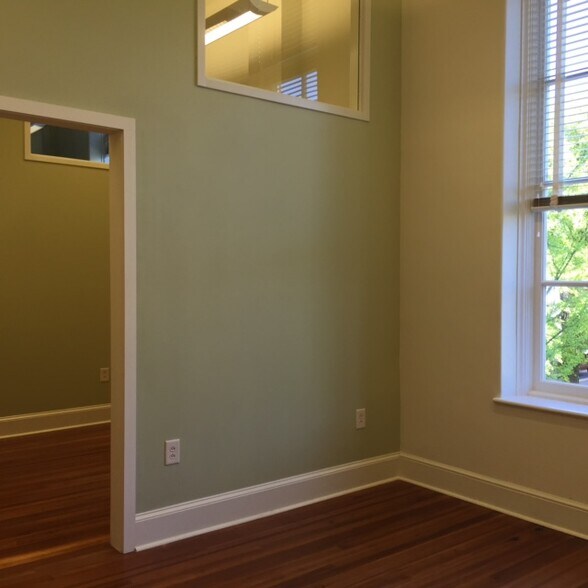 More Photos Of 320 E Clayton St, Athens Office For Lease