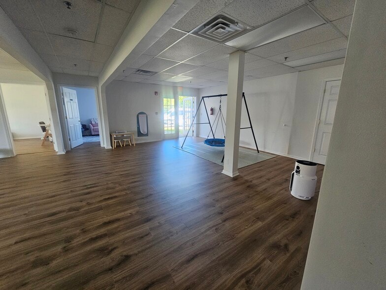 More Photos Of 100 Quarry Rd, Hamburg Medical For Lease
