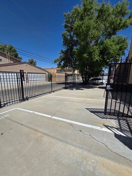 More Photos Of 465 E Palmdale Blvd, Palmdale Loft Creative Space For Lease