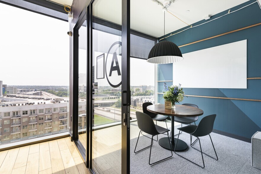 More Photos Of 615 S College St, Charlotte Office For Lease