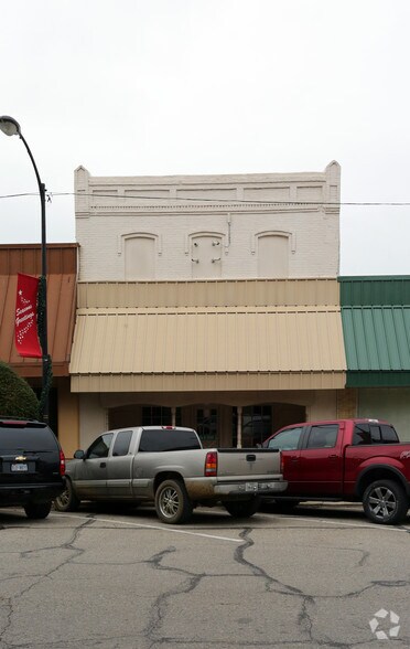 Primary Photo Of 106 W Grove St, Kaufman Freestanding For Lease