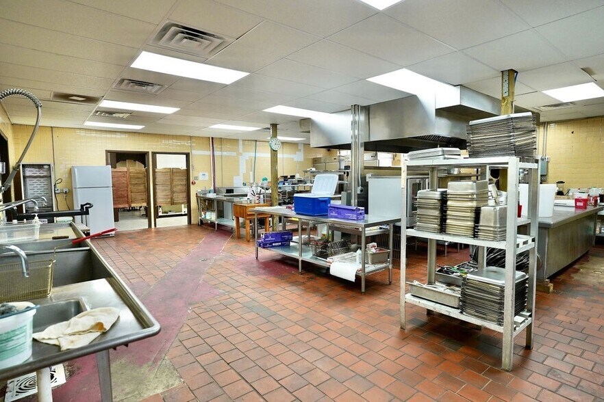 More Photos Of 206 NW 4th St, Big Spring Restaurant For Sale