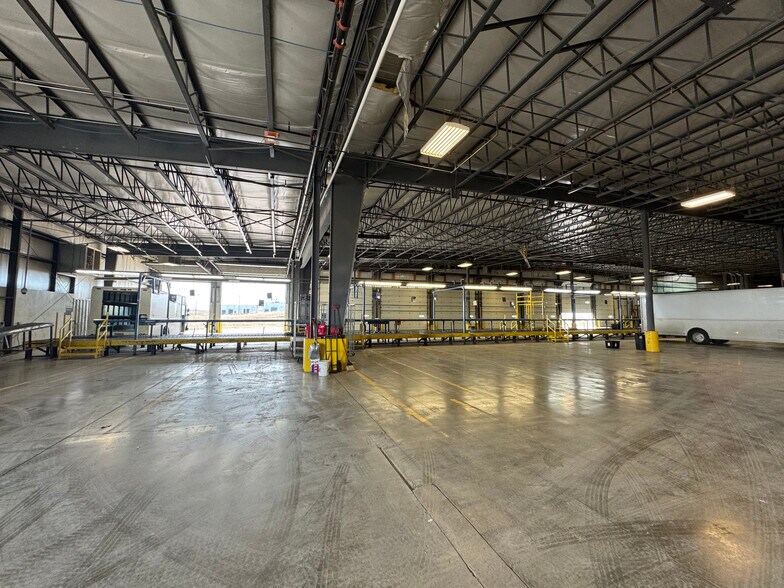 More Photos Of 4401 E Producer Ln, Sioux Falls Warehouse For Lease