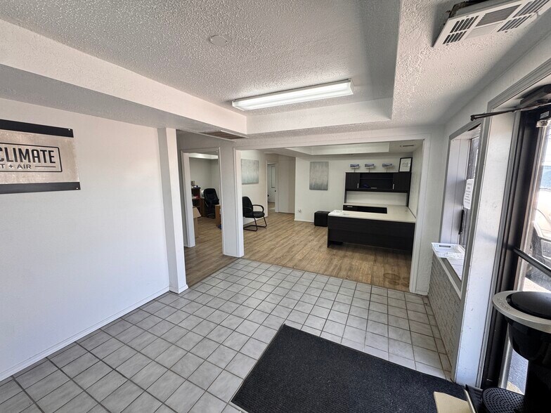 More Photos Of 3504 S Meridian Ave, Oklahoma City Warehouse For Lease