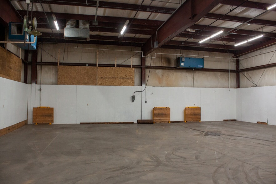More Photos Of 10 Bartlett St, Allenstown Light Manufacturing For Lease