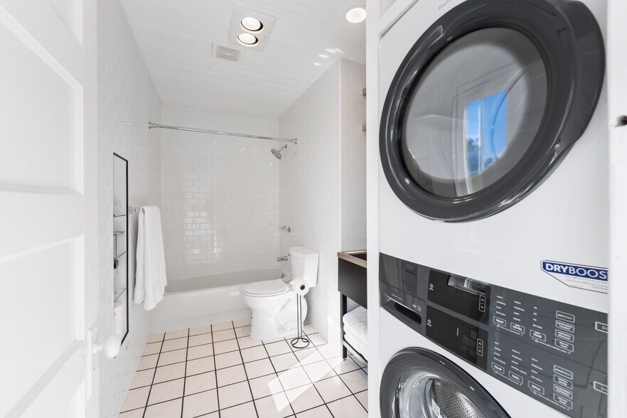 More Photos Of 267 W Sixth St, Port Orford Storefront Retail Residential For Sale