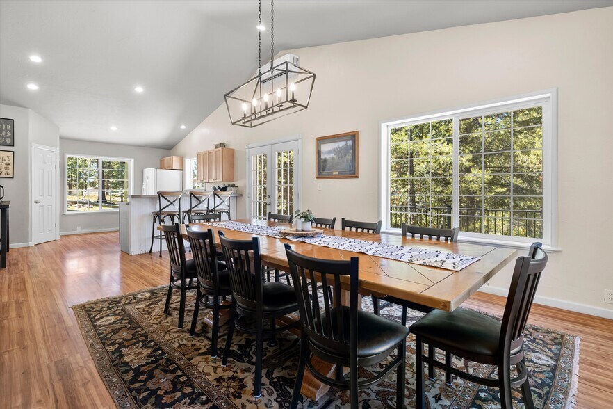 More Photos Of 53345 Riverview Dr, La Pine Multifamily For Sale