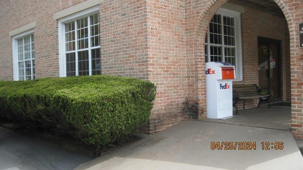 More Photos Of 15-33 Village Center Dr, Reading Flex For Lease