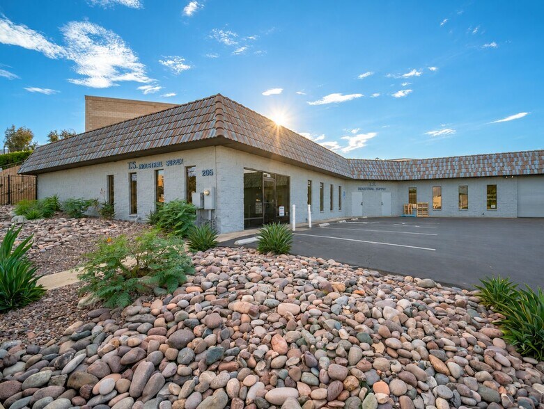 More Photos Of 205 Market Pl, Escondido Warehouse For Sale