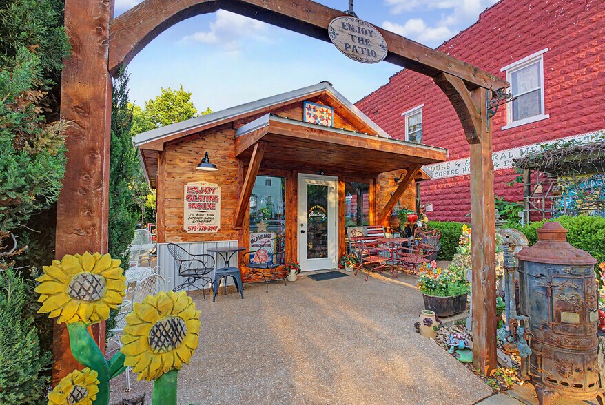 More Photos Of 219 MO-21, Caledonia Storefront Retail Residential For Sale