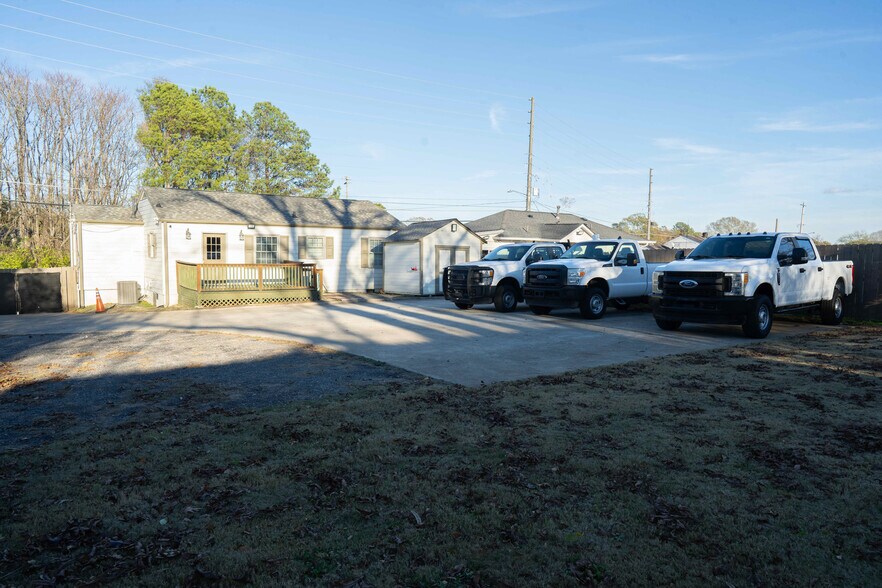 More Photos Of 232 SE Powers Ferry Rd, Marietta Office For Sale