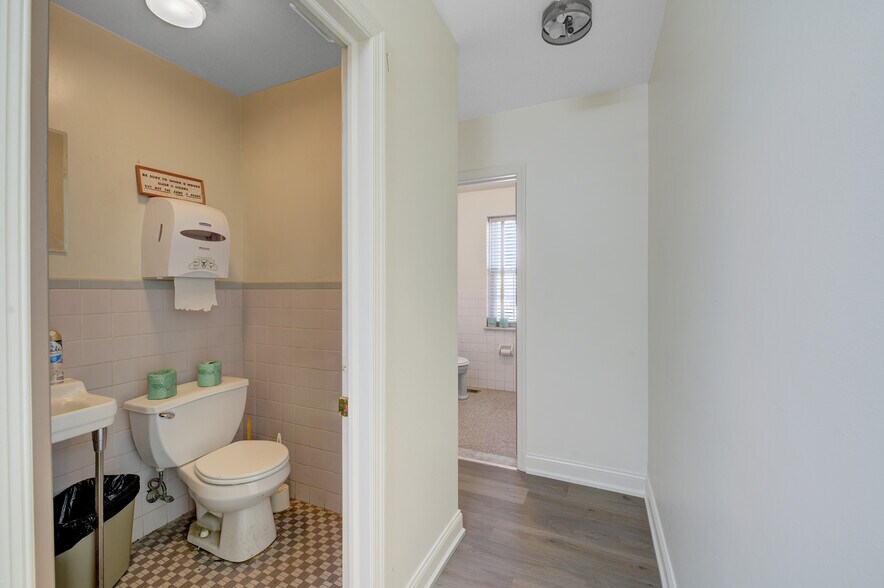 More Photos Of 136 W Lancaster Ave, Paoli Medical For Lease