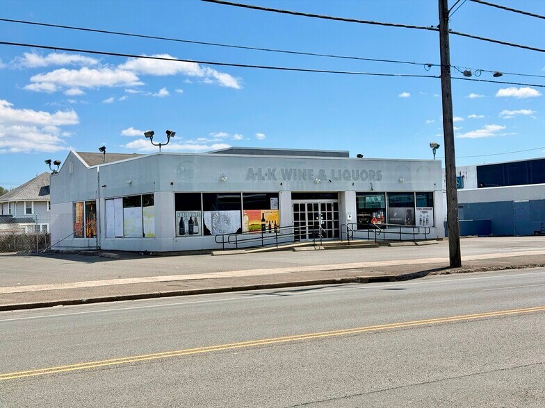 More Photos Of , Hamden General Retail For Sale