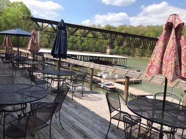 More Photos Of 1967 Rock Island Rd, Rock Island Marina For Sale