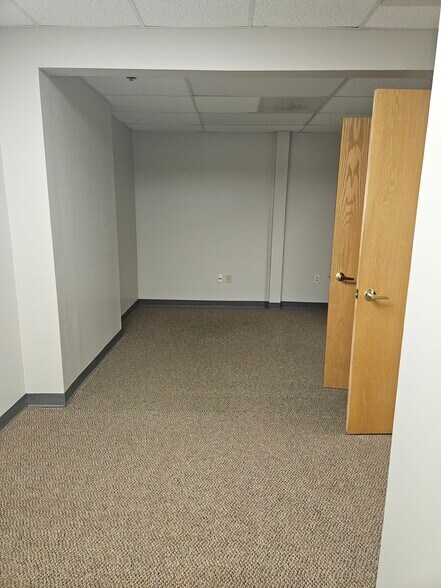 More Photos Of 118 Long Pond Rd, Plymouth Medical For Lease