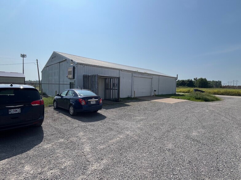More Photos Of 3240 Nash Rd, Scott City Parking Lot For Lease