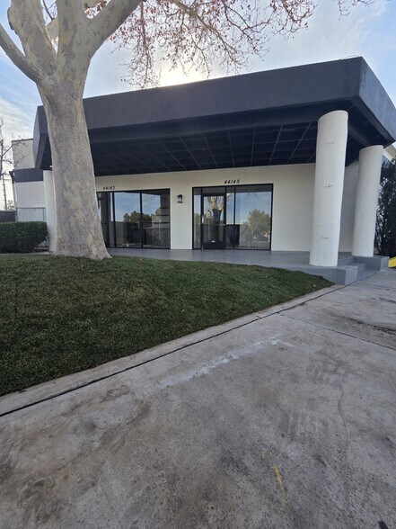 More Photos Of 44143-44147 20th St W, Lancaster Medical For Sale