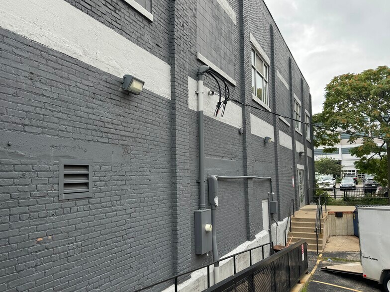 More Photos Of 300 Ionia Ave SW, Grand Rapids Office For Sale