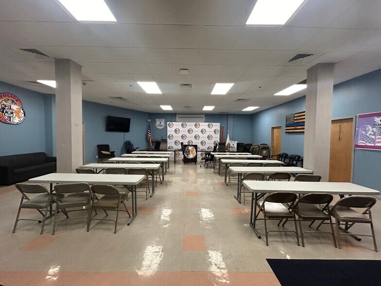 More Photos Of 89 E Jericho Tpke, Mineola Office For Sale