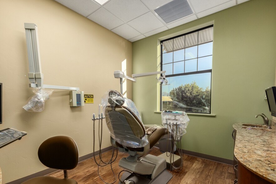 More Photos Of 261 W Duval Rd, Green Valley Medical For Sale