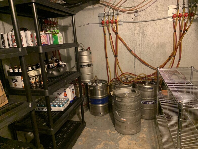 More Photos Of 48 School St, Lincoln Restaurant For Sale