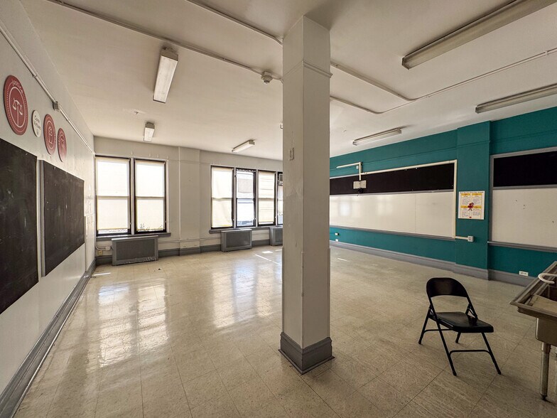 More Photos Of 500 Courtlandt Ave, Bronx Schools For Lease