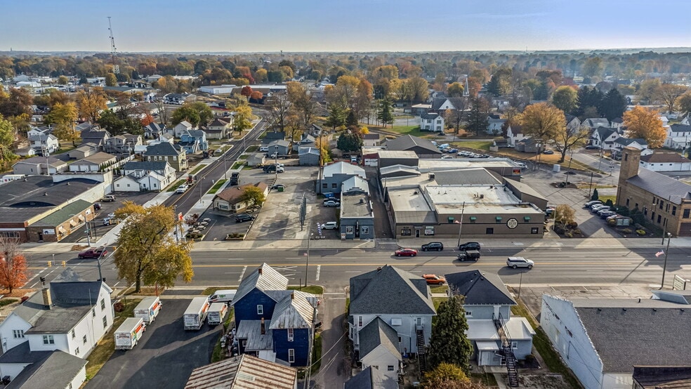 More Photos Of 423 N Main St, Findlay Storefront For Sale