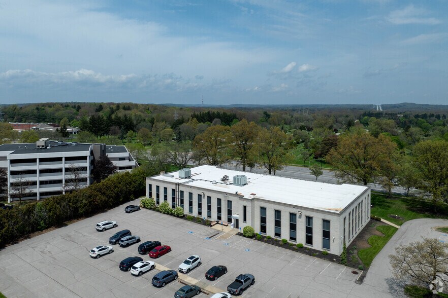 More Photos Of 3550 W Market St, Akron Office For Lease