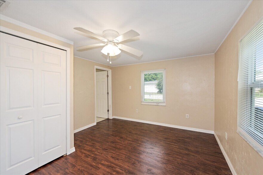 More Photos Of 1905 Oakley Ave, Fort Myers Apartments For Sale