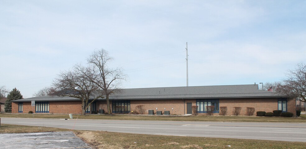 More Photos Of 118 W Edison Rd, Mishawaka Medical For Lease