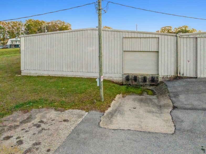 More Photos Of 1021 Rogers St, Laurel Freestanding For Sale