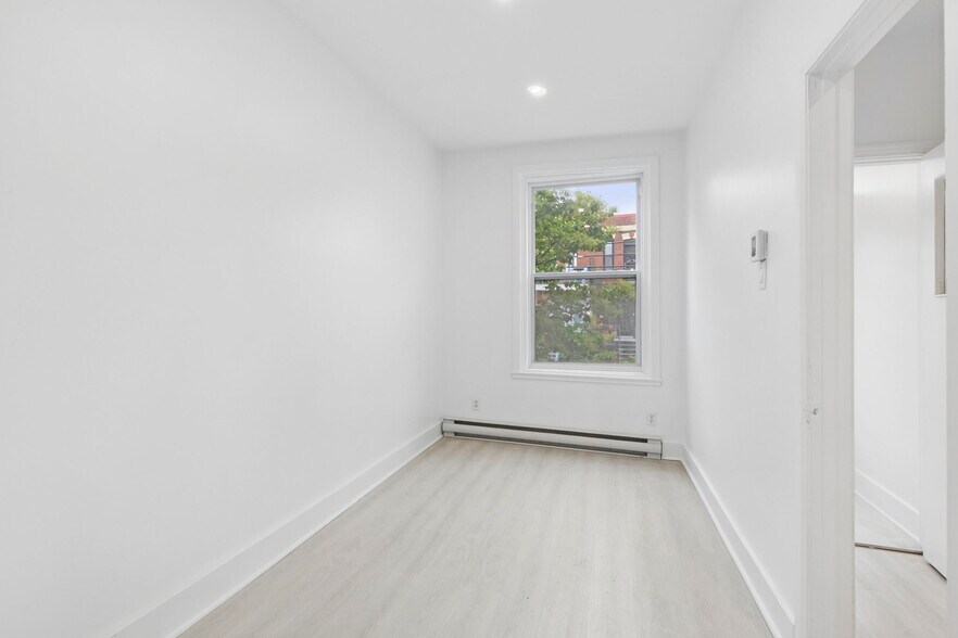 More Photos Of 5500-5510 Rue Cartier, Montréal Apartments For Sale