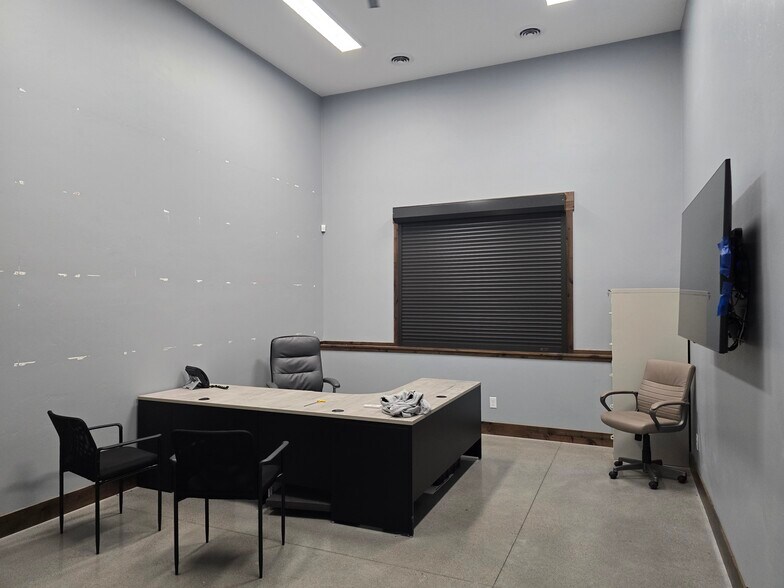 More Photos Of 870 N 2nd E, Rexburg General Retail For Lease