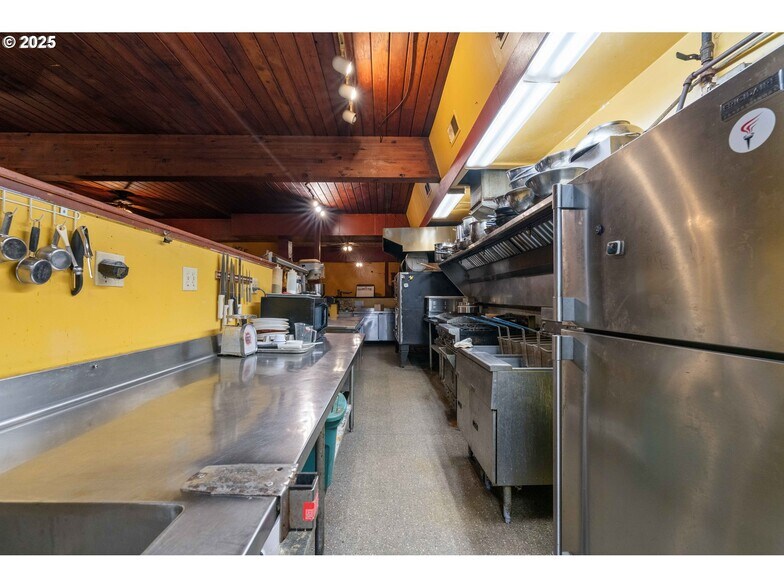 More Photos Of 2043 Sherman Ave, North Bend Bar For Sale