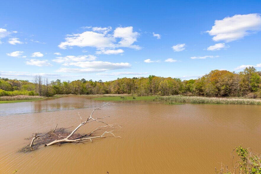 More Photos Of 1010 N Eufaula Ave, Eufaula Hotel For Sale