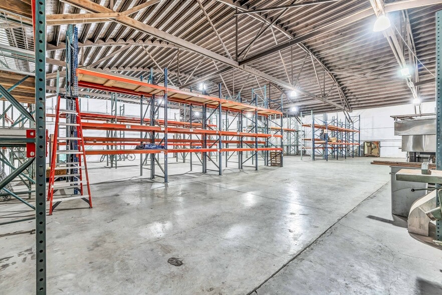 More Photos Of 6729 SE 162nd Ave, Portland Horse Stables For Sale