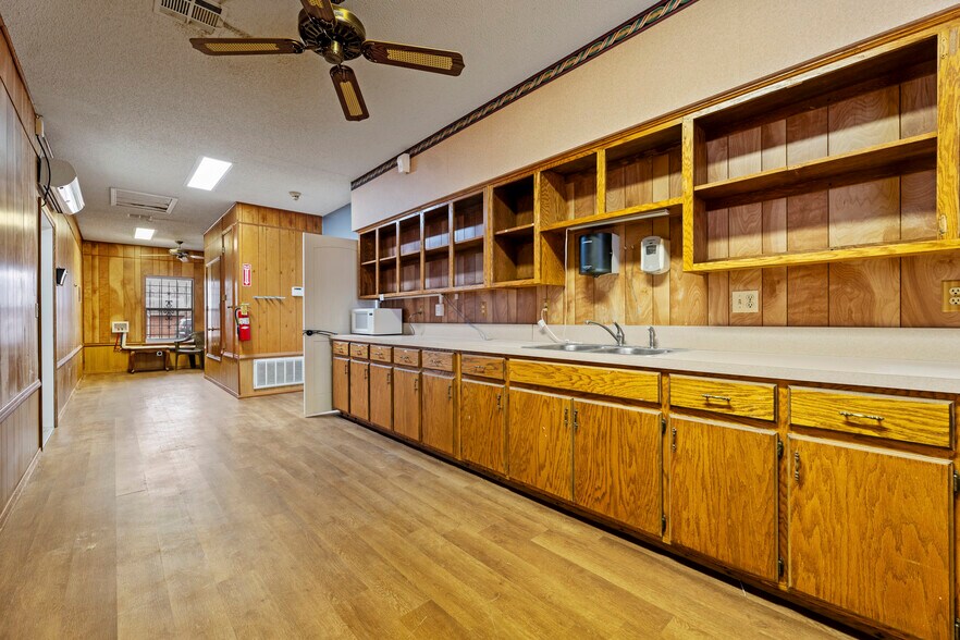More Photos Of 71 Colt Square Dr, Fayetteville Loft Creative Space For Sale