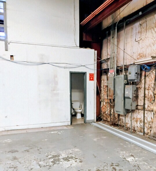 More Photos Of 221 Expressway 83, La Feria Industrial For Lease