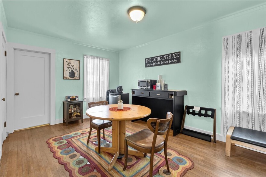 More Photos Of 1013 Front St, Soledad Hotel For Sale